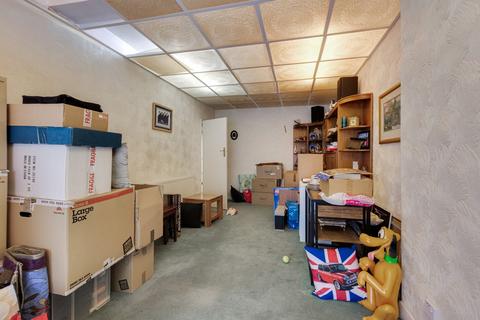 4 bedroom semi-detached house for sale, Brownspring Drive, London, SE9
