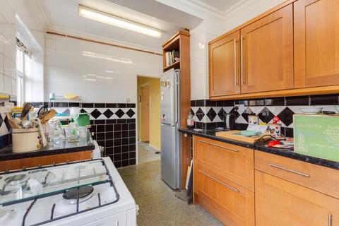 4 bedroom semi-detached house for sale, Brownspring Drive, London, SE9