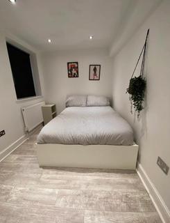 7 bedroom house share to rent, Chobham Road