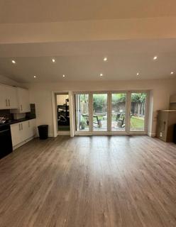 7 bedroom house share to rent, Chobham Road