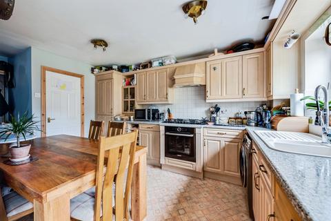2 bedroom end of terrace house for sale, Hawthorn Drive, Bradwell Village, Burford