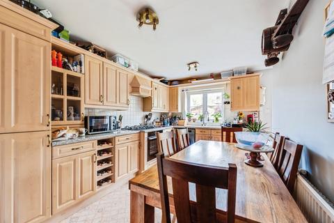 2 bedroom end of terrace house for sale, Hawthorn Drive, Bradwell Village, Burford