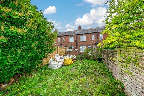3 bedroom terraced house for sale, Turnshaw Avenue, Kirkburton, Huddersfield, HD8