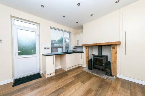 3 bedroom terraced house for sale, Turnshaw Avenue, Kirkburton, Huddersfield, HD8