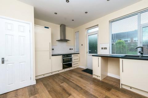 3 bedroom terraced house for sale, Turnshaw Avenue, Kirkburton, Huddersfield, HD8