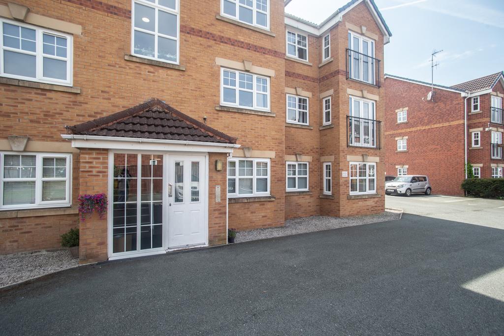 2 bedroom flat for sale