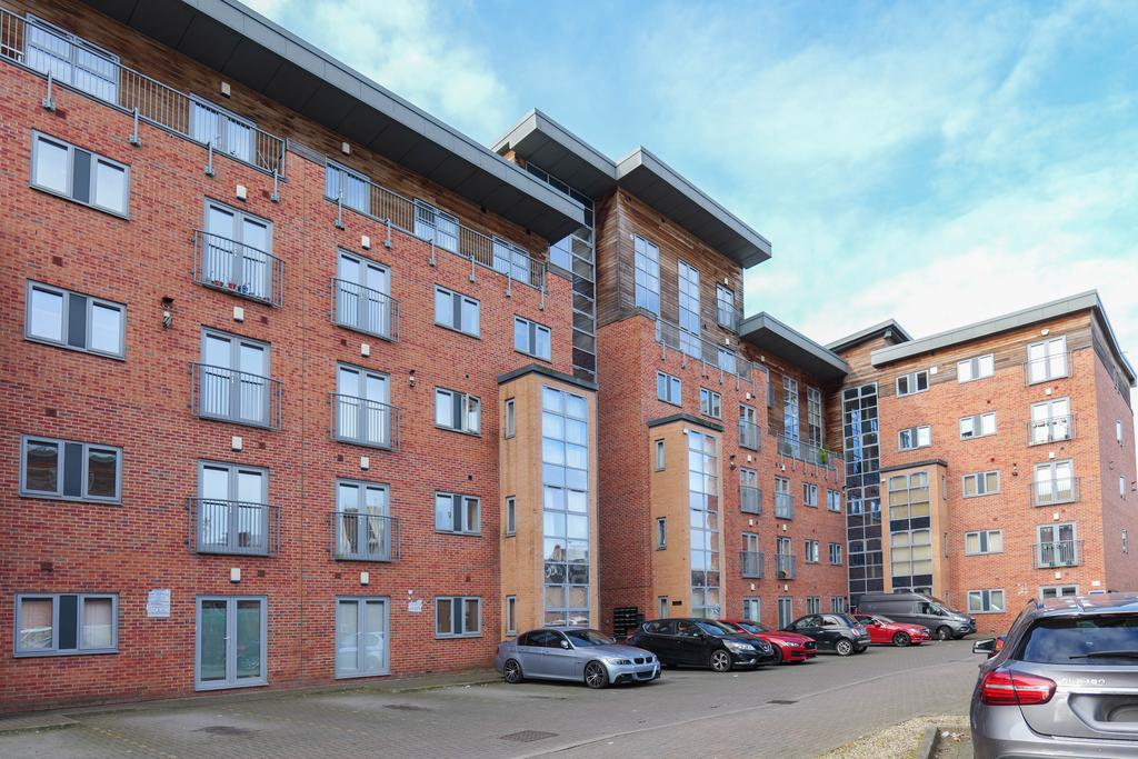 2 bedroom flat for sale