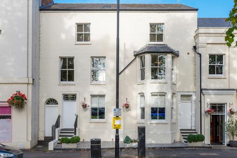 2 bedroom apartment to rent, Regent Grove, Leamington Spa, Warwickshire CV32 4AP