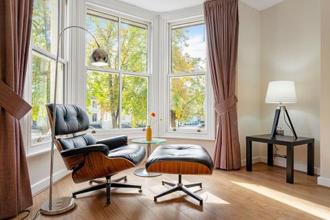 2 bedroom apartment to rent, Regent Grove, Leamington Spa, Warwickshire CV32 4AP