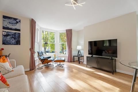 2 bedroom apartment to rent, Regent Grove, Leamington Spa, Warwickshire CV32 4AP