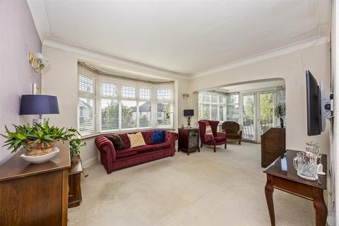 2 bedroom flat for sale, First Floor Flat, New Church Road, Hove
