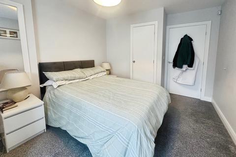 1 bedroom flat for sale, Worsdell Drive, Gateshead, NE8
