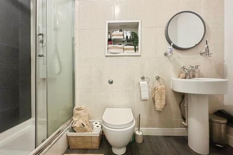 1 bedroom flat for sale, Worsdell Drive, Gateshead, NE8