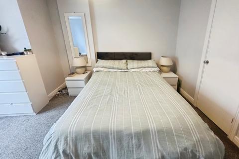 1 bedroom flat for sale, Worsdell Drive, Gateshead, NE8
