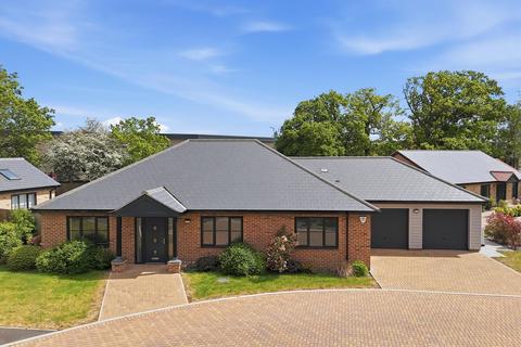 3 bedroom detached bungalow for sale, Oaktree Place, Elmstead, Colchester, CO7