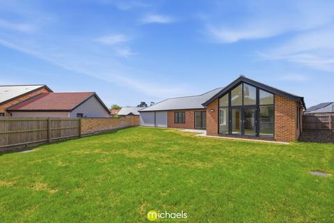 3 bedroom detached bungalow for sale, Oaktree Place, Elmstead, Colchester, CO7