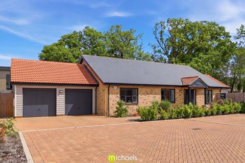 3 bedroom detached bungalow for sale, Oaktree Place, Elmstead, Colchester, CO7