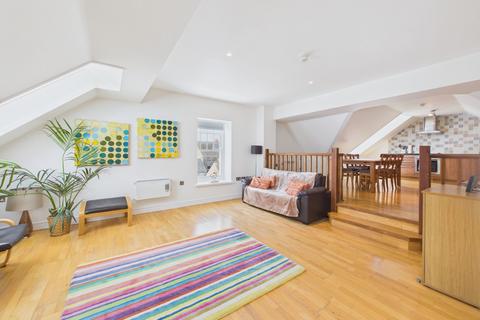 2 bedroom flat for sale, The Paragon, Tenby, SA70