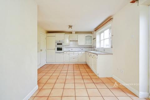 6 bedroom detached house to rent, Lucerne Avenue, Bicester OX26