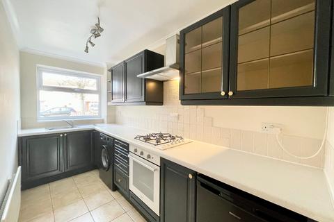 1 bedroom maisonette to rent, Copners Drive, Holmer Green, HP15