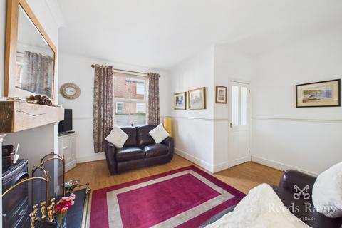 2 bedroom semi-detached house for sale, Broomcroft Road, West Yorkshire WF5