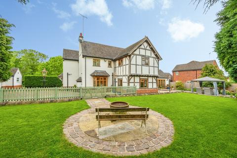 4 bedroom detached house for sale, Trent Lane, Newton Solney, Burton-On-Trent