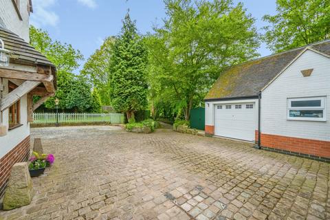 4 bedroom detached house for sale, Trent Lane, Newton Solney, Burton-On-Trent
