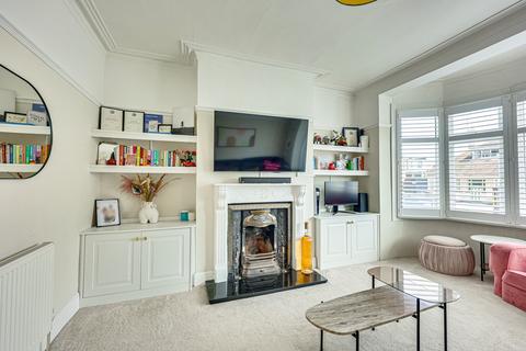 1 bedroom flat for sale, Leigh Hall Road, Leigh-on-sea SS9