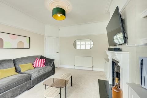 1 bedroom flat for sale, Leigh Hall Road, Leigh-on-sea SS9