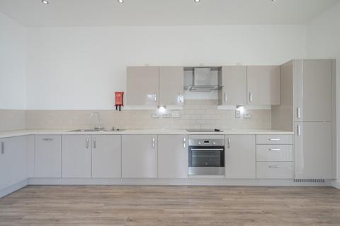 3 bedroom apartment to rent, Creative Road London SE8