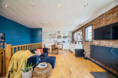 2 bedroom flat for sale, Clare Street, Northampton, Northamptonshire, NN1
