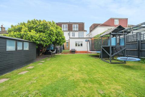 undefined, Kingsbridge Avenue, Acton, W3