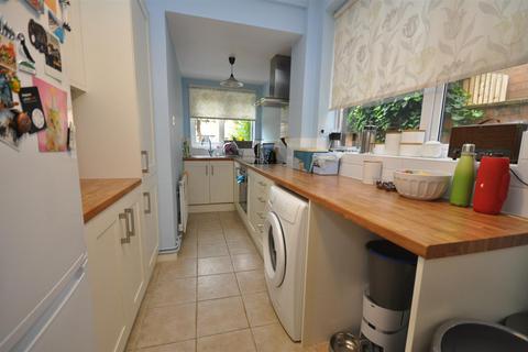 3 bedroom semi-detached house to rent, Acacia Road, Leamington Spa