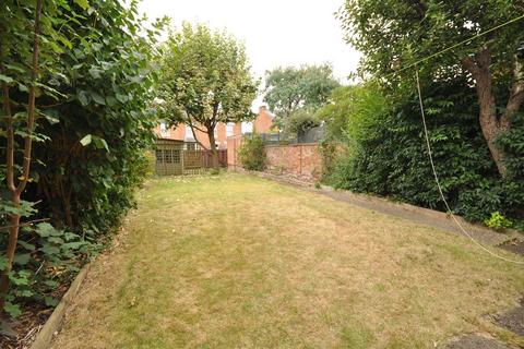 3 bedroom semi-detached house to rent, Acacia Road, Leamington Spa