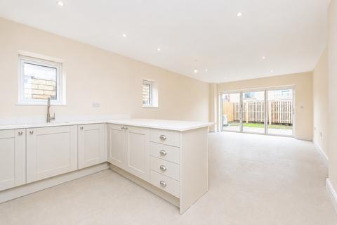 undefined, Halifax Road, Hightown, Liversedge, WF15