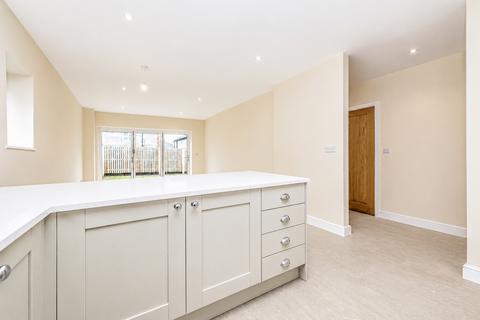 undefined, Halifax Road, Hightown, Liversedge, WF15
