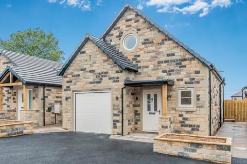 undefined, Halifax Road, Hightown, Liversedge, WF15