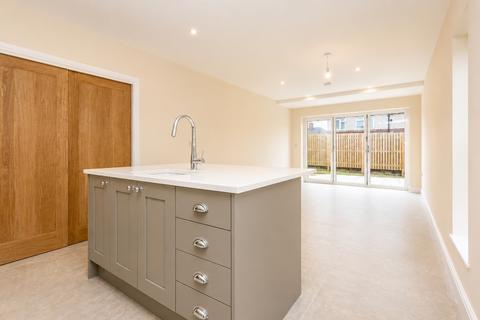 undefined, Halifax Road, Hightown, Liversedge, WF15