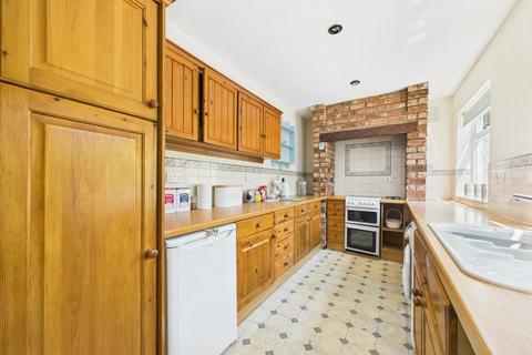 2 bedroom end of terrace house to rent, Bridgnorth Road, Wollaston, DY8 3QG