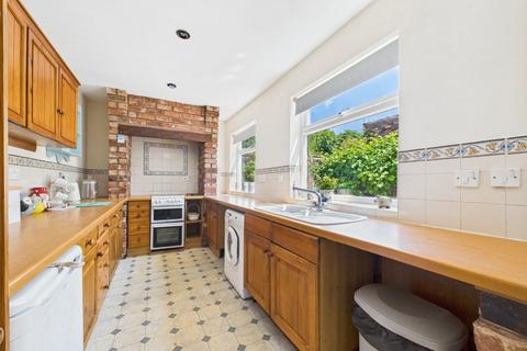 2 bedroom end of terrace house to rent, Bridgnorth Road, Wollaston, DY8 3QG