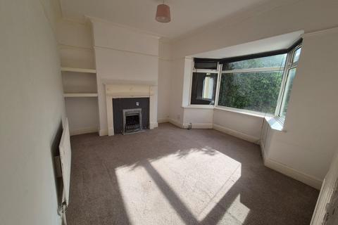 2 bedroom semi-detached house for sale, Poole Crescent, Leeds
