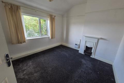 2 bedroom semi-detached house for sale, Poole Crescent, Leeds