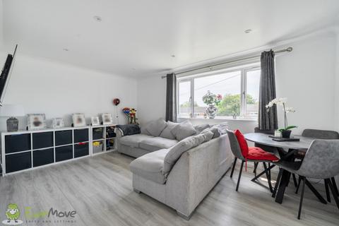2 bedroom flat for sale, Maple Grove, Tadley RG26
