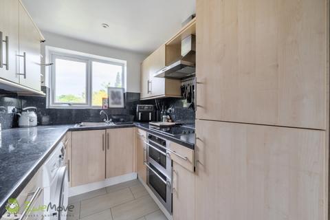 2 bedroom flat for sale, Maple Grove, Tadley RG26
