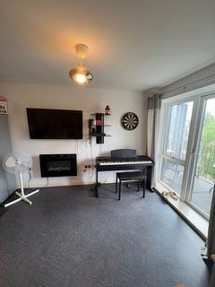 1 bedroom in a flat share to rent, Elba House, Hackney, E8