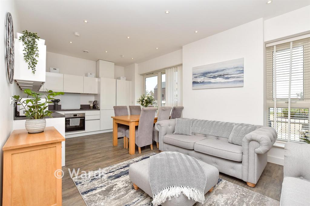 1 Corys Road, Rochester ME1 2 bed ground floor flat - £201,500