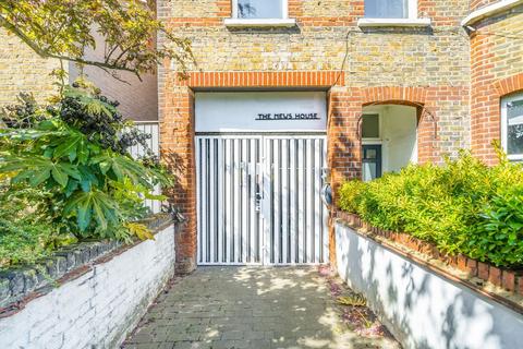 4 bedroom terraced house for sale, Medfield Street, London SW15