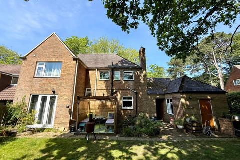 4 bedroom detached house to rent, Underwood Road, Hampshire SO16