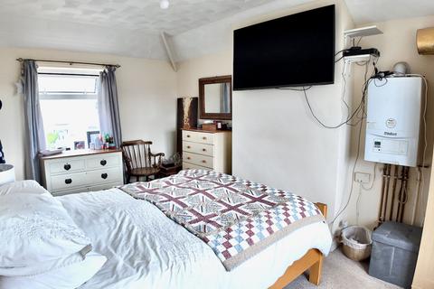 3 bedroom semi-detached house for sale, Llwyn-On Crescent, Oakdale, NP12