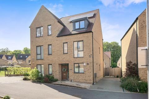 Courage Close, Coulsdon CR5